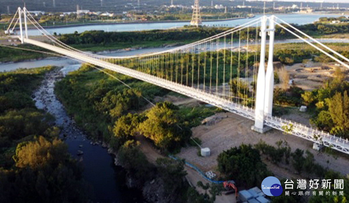 年度鋼塔柱油漆美化作業　中庄吊橋7/10～8/10封橋施工