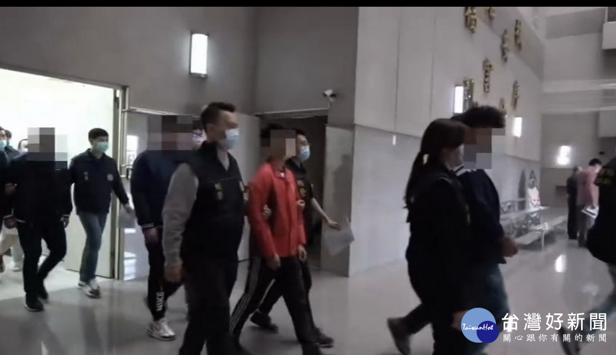 嫌犯移送檢方。（縣警局提供）