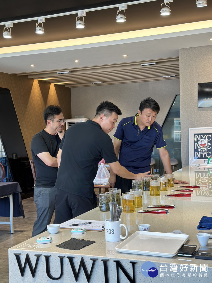 最終選出八款好茶供比賽用。（名間產業觀光發展協會提供）