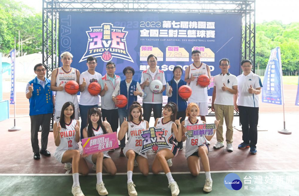  大合照。<br />
<br />
