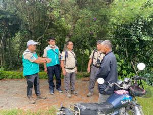 埔里工作站向居民宣導防熊注意事項。（圖/記者吳素珍翻攝）
