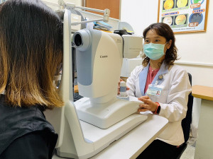 ▲透過「糖尿病腎病變與惡化風險預測系統」能讓醫師從眼睛看到腎，也可透過糖尿病眼底攝影預測糖尿病病患的腎病變。