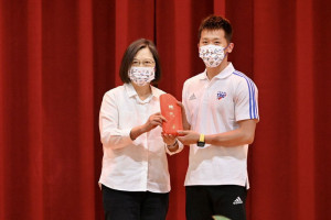 ▲蔡英文總統至國家運動訓練中心為選手加油打氣。