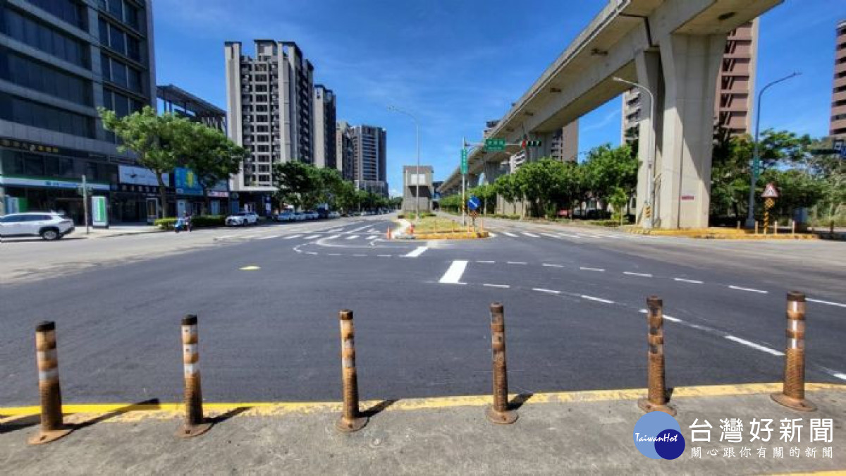 中壢高鐵南路與文德路口、高鐵南路與公園路口，新設3處偏心左轉車道讓交通更順暢。<br />
