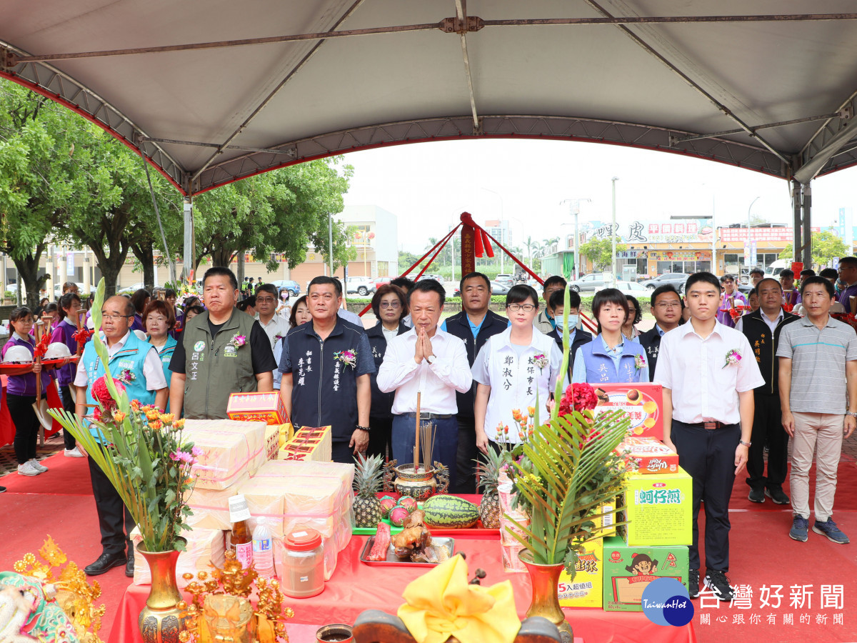 嘉義縣兒少家庭福利館新建工程今天上午由縣長翁章梁主持動土祈福典禮儀式／嘉義縣府提供