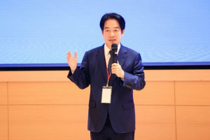 ▲賴清德副總統南下出席「臨海50領航臺灣-新港都論壇」。
