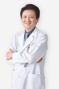 ▲大直外王照元教授接任高醫新院長。
