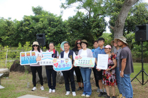 臺東縣府力推合法營運　饒慶鈴親頒花東首件微型露營場取得土地許可