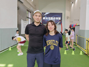 ▲周文軒（左）自豪做的是「可以升學的高爾夫」。