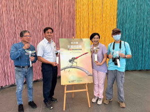 林業署南投分署分署長李政賢(左二)與新故鄉文教基金會一起為活動祈福-。（圖/林業署南投分署提供）