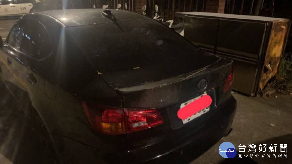 改裝車行遭砸，桃警團隊連夜追緝到案。<br />
<br />
