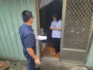 信義分局東埔派出所副所長林端吉得知後即主動前往關懷。（圖/信義警分局提供）