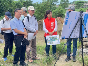 立委蔡培慧會同各單位會勘竹山外埔橋淹水問題，共同前往溫水坑進行會勘，盼找出具體解決之道。