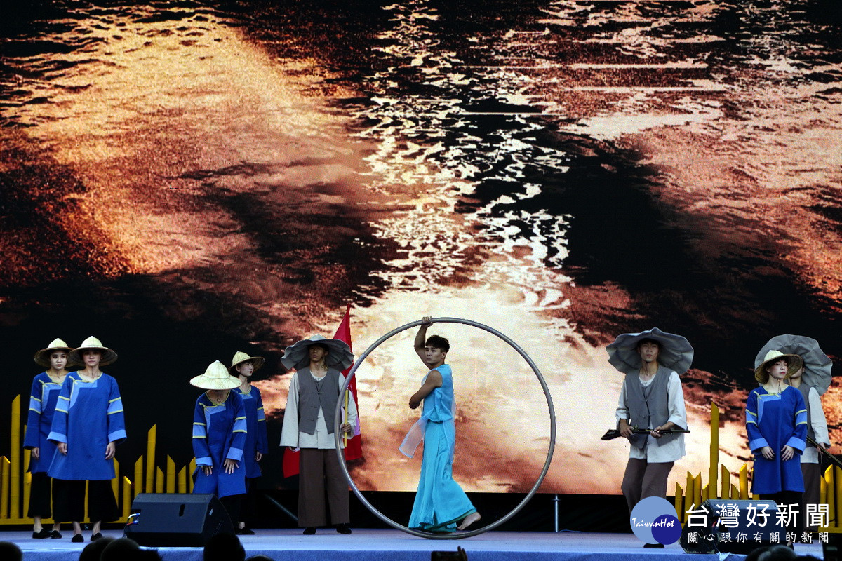 2023世界客家博覽會開幕典禮中的客家文化《行過乙未》表演。
