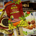 生理期應避免選用精緻糖的甜食，可選含鐵質較高又富含天然糖份的食物，如葡萄乾、核果類，才能吃得健康