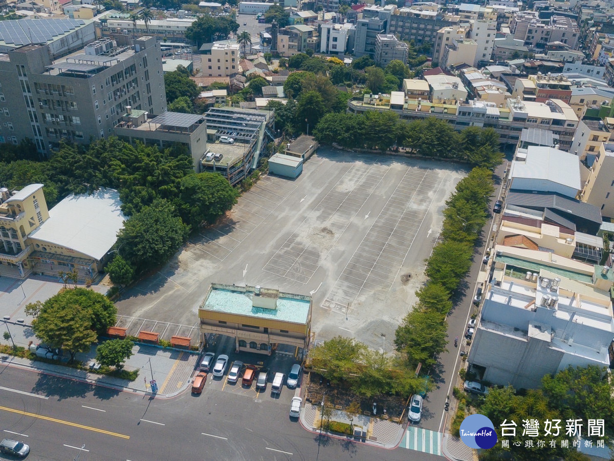 中友百貨彰化店建地空拍。