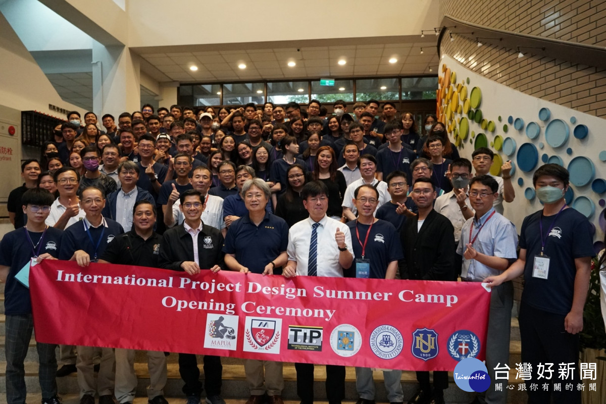 為助學子與國際接軌，中原大學電資學院舉辦2023國際暑期專題營隊。