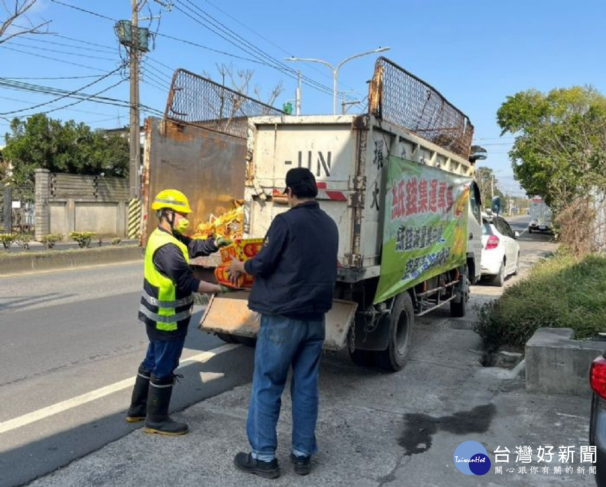 環保普渡慶中元，減少焚燒紙錢。<br />
