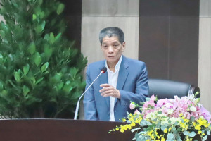 何議長與議員都關切災後重建。（記者扶小萍攝）