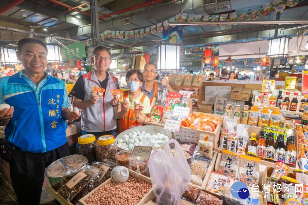  王副市長鼓勵民眾來傳統市場消費。
