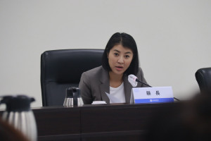 許淑華請各單位報告災後復建情況。（記者扶小萍攝）