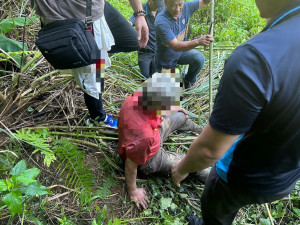 老翁參加旅遊團迷失山林　苗警發動友軍及時尋獲