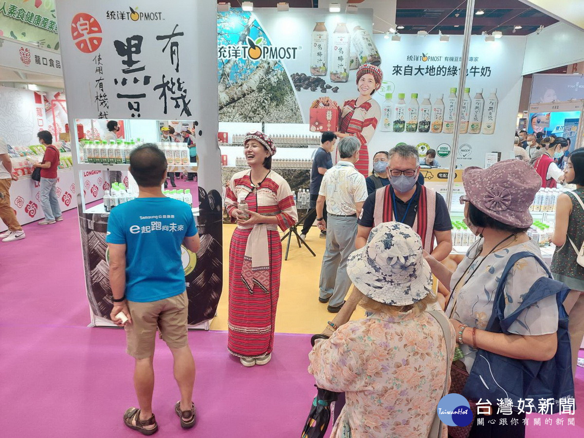 南投議員林婷立代言家鄉產品。（縣府提供）