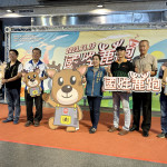 王副縣長邱鄉長等人歡迎全國民眾來參與國姓鹿跑。（記者扶小萍攝）