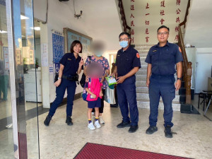 阿嬤帶孫上學送錯學校，楊梅警啟動「護童專案」送回原校。