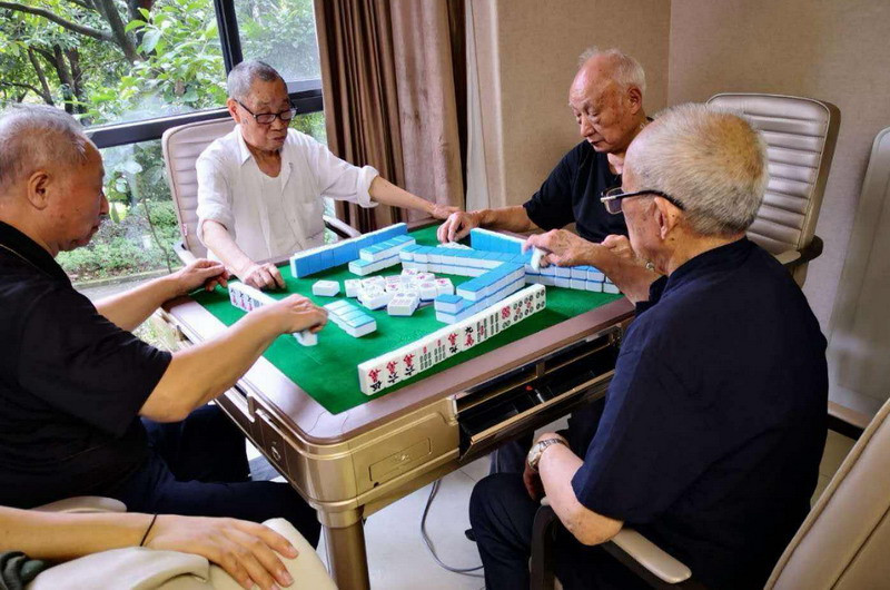 ▲郭璽表示，台灣打麻將人口有七百多萬，這當中六十五歲以上老人就佔了七、八成。（示意圖／翻攝自網路）<br />
