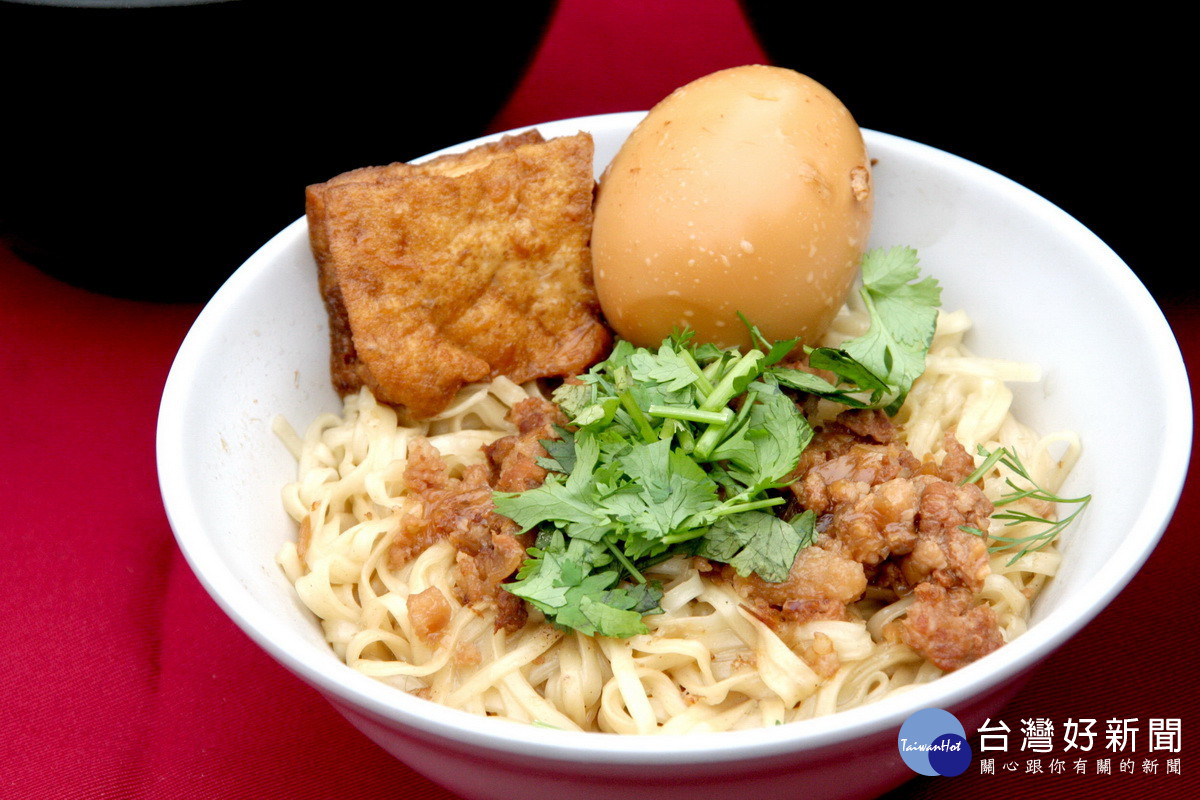 這一碗庶民小吃可是陪伴許多市民成長的美食。(記者扶小萍攝)