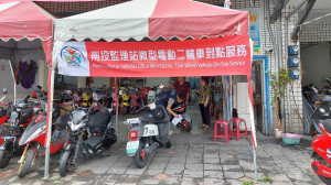 監理站也開辦到點服務。（南投監理站提供）
