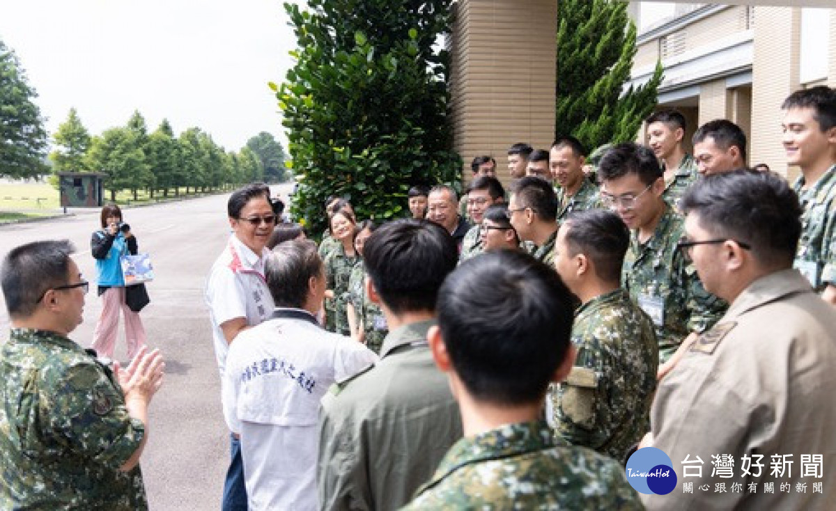 張市長感謝國軍保衛國土安全。