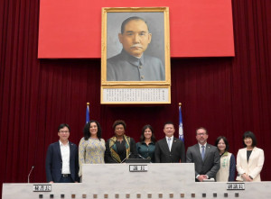 ▲美國佛羅里達州州議會領袖訪問團拜會高雄市議會。