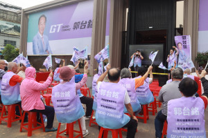 郭台銘草屯連署總部成立。（記者扶小萍攝）