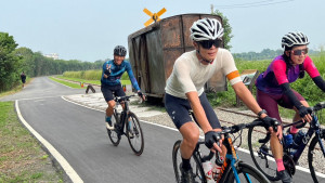 慢遊國家綠道民眾騎車。圖／彰化縣政府提供