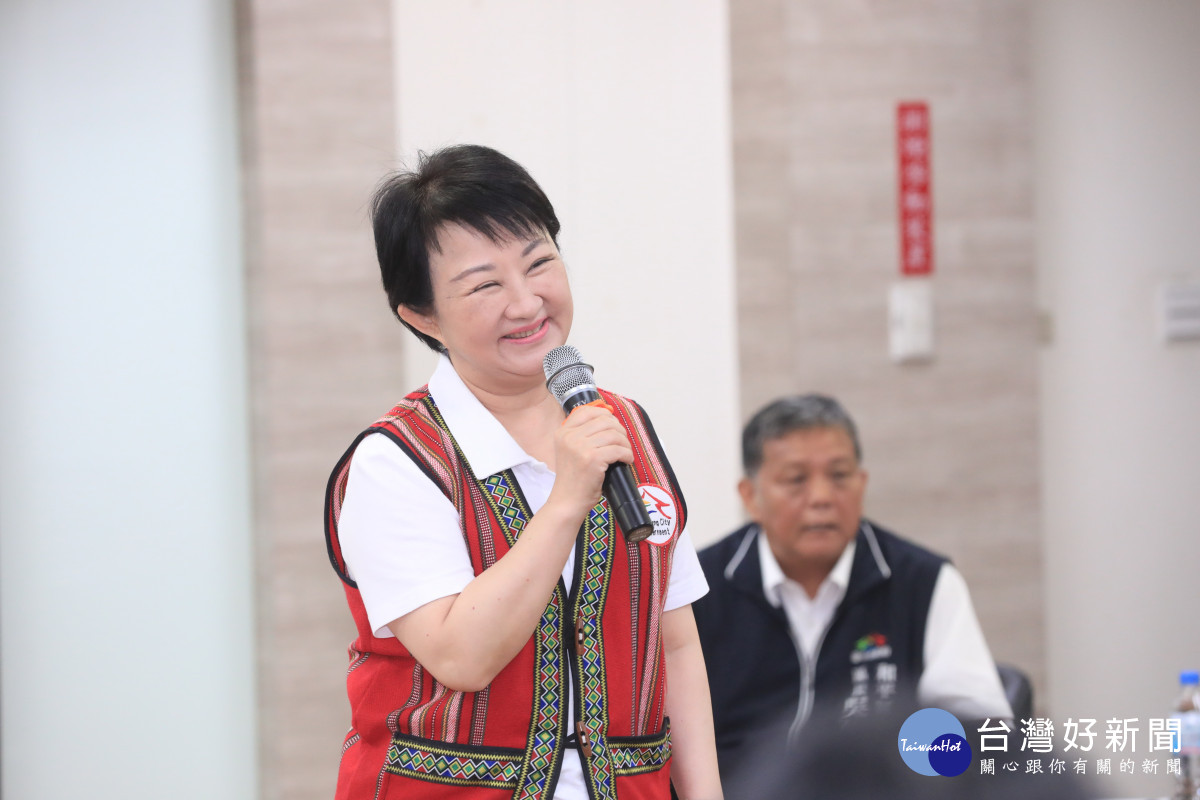 台中市長盧秀燕赴和平地區傾聽居民心聲。