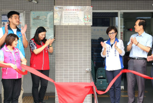 南投縣13鄉鎮市戶政所新住民服務窗口同步揭牌。（縣府提供）