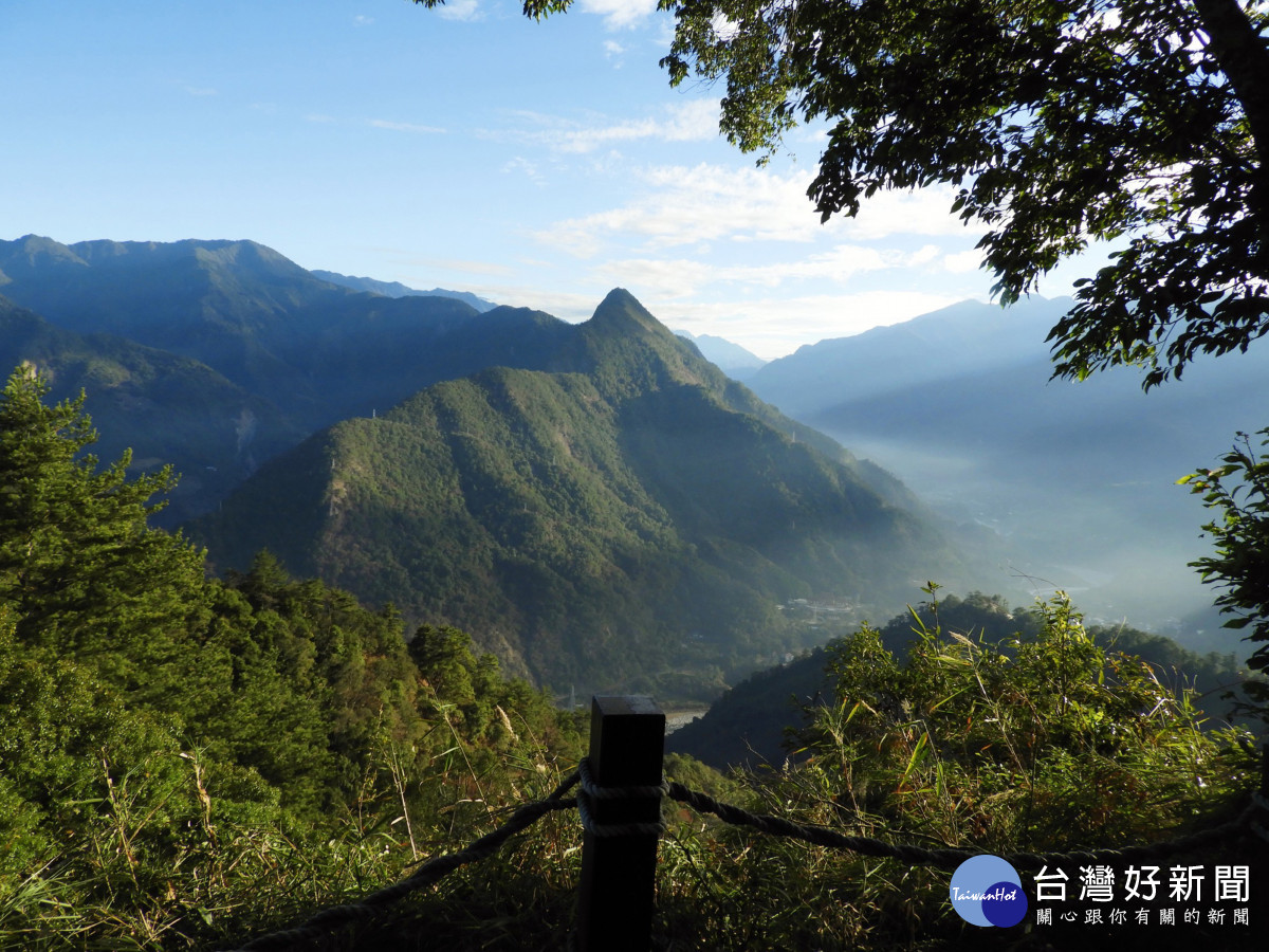 白毛山