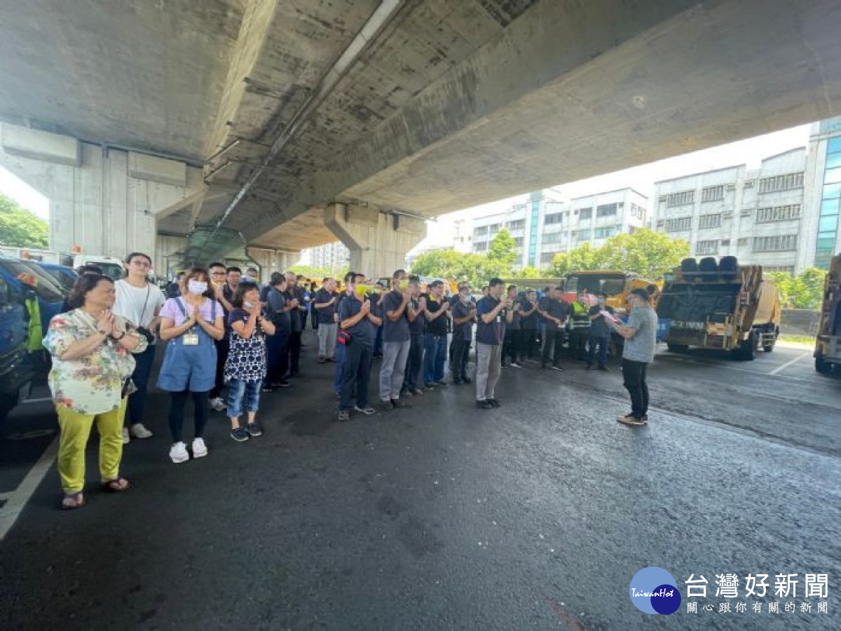 桃園市政府今年特制定「低碳環保祭祀指引」，並要求市府各級機關帶頭示範依循辦理。 