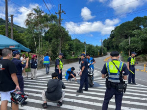 桃警10月持續「山道抓猴」大執法，強力取締危險駕駛車輛。