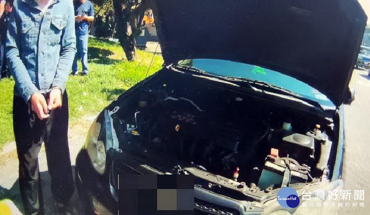 警方逮捕魏男及所駕車輛。（蘆竹警分局提供）