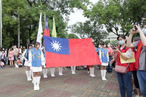 營北國中護旗隊進場。（縣府提供）