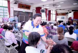 歡慶重陽佳節　徐榛蔚現身祝福鄉親長輩身體安康