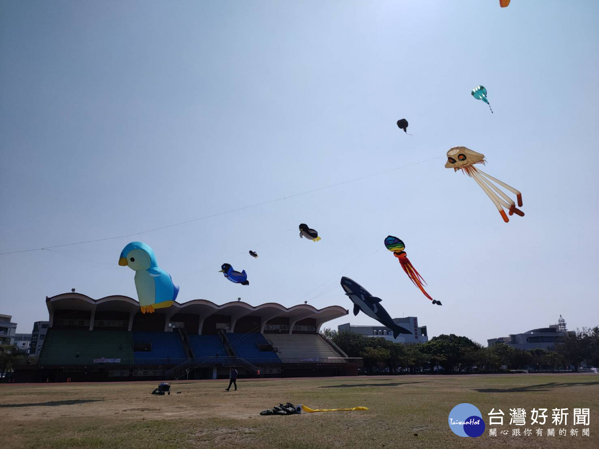 鹿港風箏節今年吹起「海洋風」，11/5在震力體育場歡樂登場。圖／記者鄧富珍攝