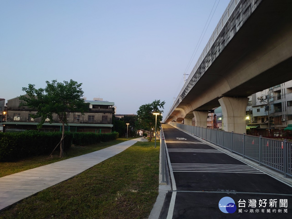 台中市政府積極打造「大台中自行車路網」系統，提供市民朋友優質完善且安全的自行車道。