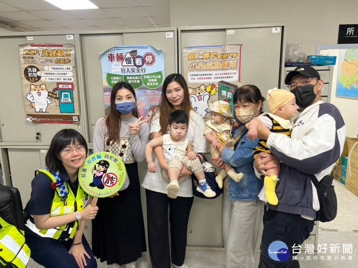 萬聖節小朋友變裝上派出所，要給糖、不搗蛋 。<br />
