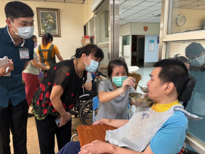 ▲高市「食在安全 安心照護」計畫，成功有效改善近80%憨兒好吞食。