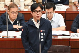▲陳其邁出席進口雞蛋稽查專案報告時表示，針對各式通路要加強查察。