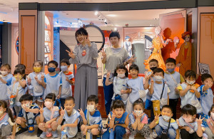 是誰的紙娃娃》全台巡迴展  11/6起台南中山店華麗登場